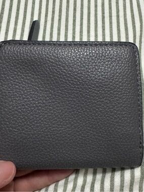 Vera Bradley Pebbled Zip Wallet in Charcoal